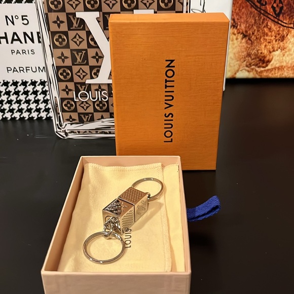 Louis Vuitton Key Ring 2 Piece EUC - Picture 2 of 3